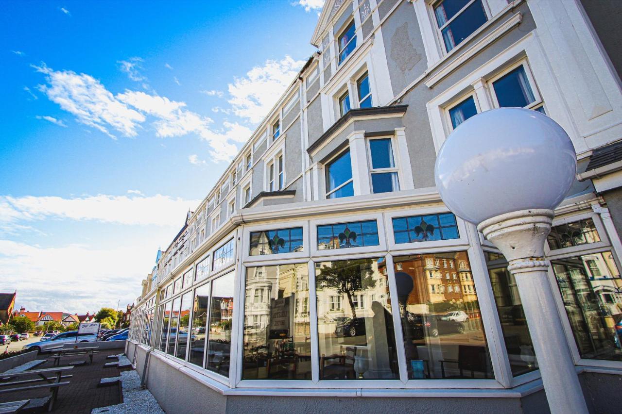 New Loretta Hotel ลันดิดโน ภายนอก รูปภาพ